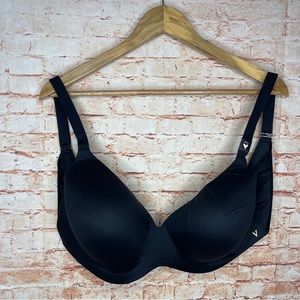 VICTORIA'S SECRET BARE | Infinity Flex Wireless Perfect Shape Bra in Black